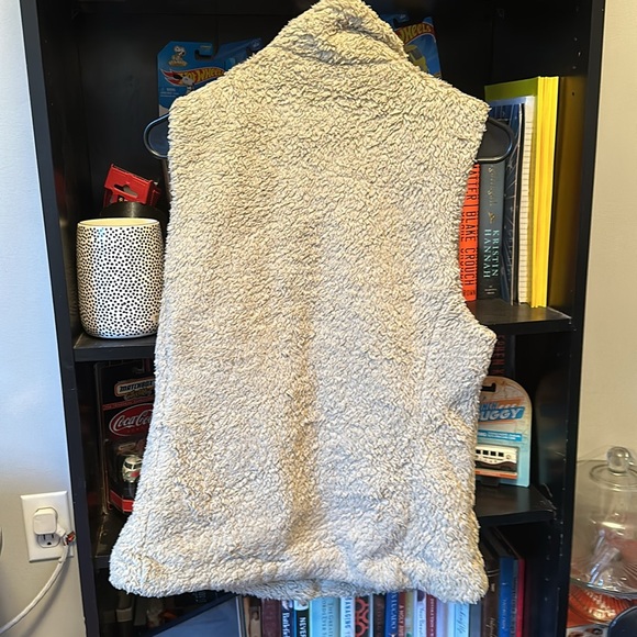 Patagonia large vest - Picture 3 of 3